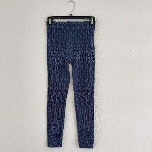 SPANX Women’s Look at Me Now Seamless Indigo Geo Leggings Medium